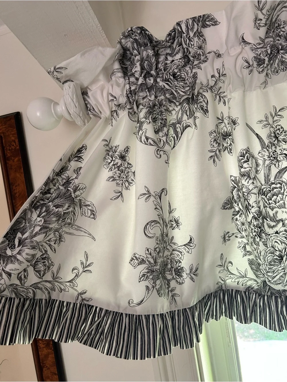 J. C. Penney Home ~Toile Floral 21” x 78” Rod Pocket Valances / Set of 2